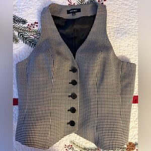 Nine West Black and White Houndstooth Vest for Limitless Wardrobe combinations